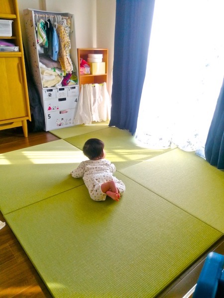 赤ちゃんと畳