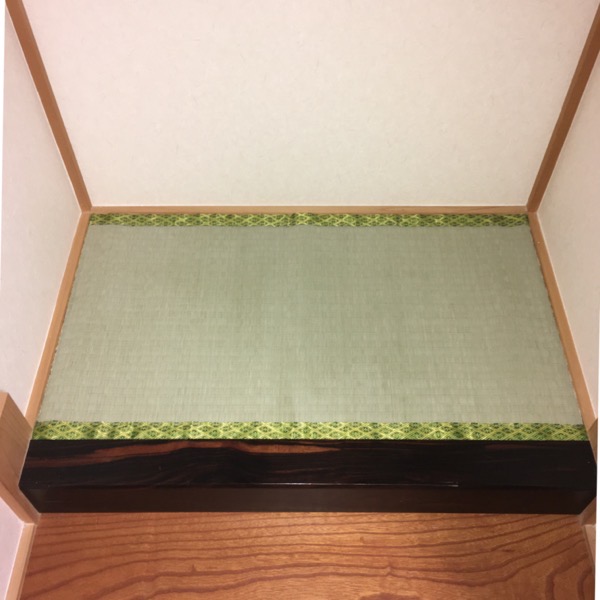 床の間のござ