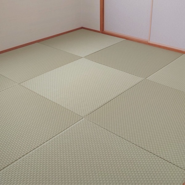 美草市松グリーンを敷いたマンションの和室