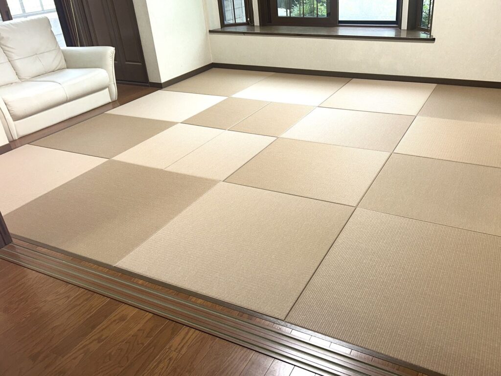掘りごたつのある和室の畳をDIYで入れ替え。サイズオーダーで寸法の不安を解消
掘りごたつの穴をふさいだ状態